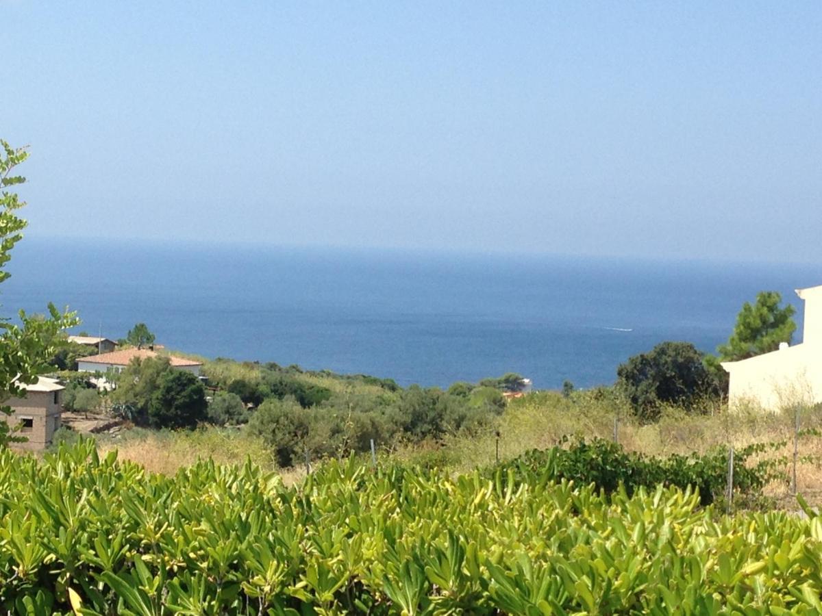 Casa Nel Vigneto Con Vista Mare Apartment Magomadas Exterior photo