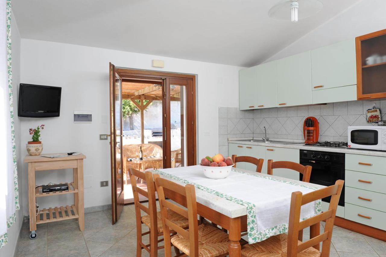 Casa Nel Vigneto Con Vista Mare Apartment Magomadas Exterior photo